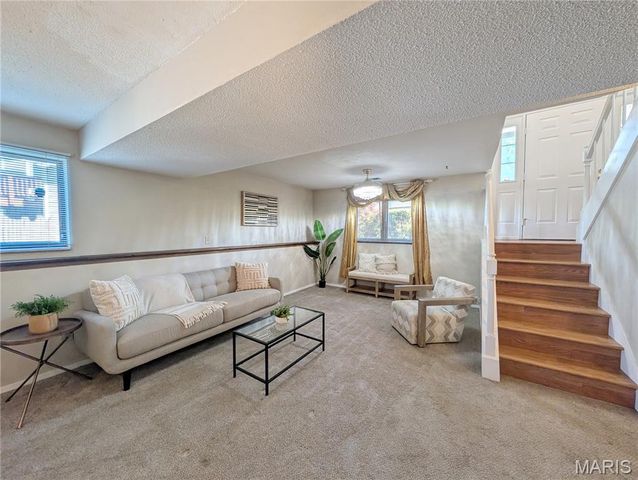 1957 Tealwood Cove Drive, Florissant, MO 63031