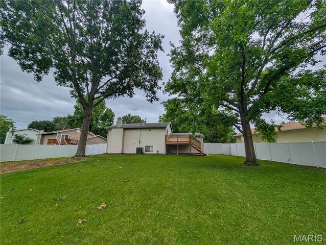 1957 Tealwood Cove Drive, Florissant, MO 63031