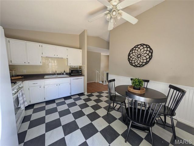 1957 Tealwood Cove Drive, Florissant, MO 63031