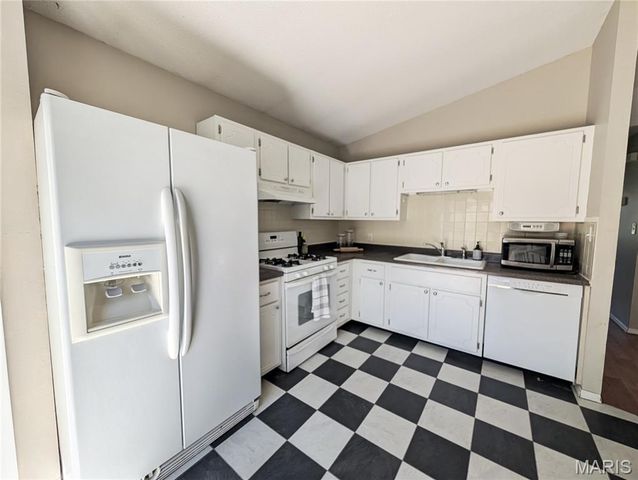1957 Tealwood Cove Drive, Florissant, MO 63031