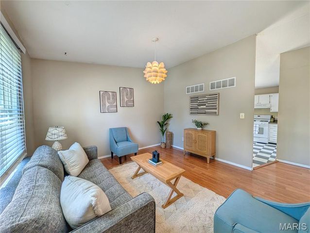 1957 Tealwood Cove Drive, Florissant, MO 63031