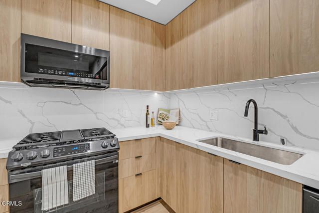 178 S Euclid Avenue 310, Pasadena, CA 91101