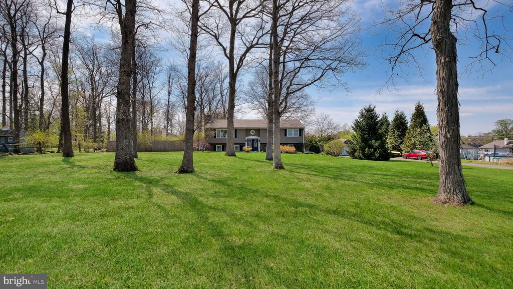 152 BLOOMING GLEN RD, Perkasie, PA 18944