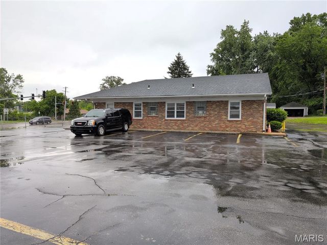 1723 S New Florissant Road, Florissant, MO 63031
