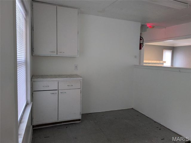 1723 S New Florissant Road, Florissant, MO 63031
