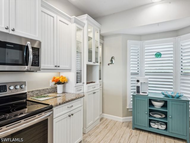 232 La Peninsula BLVD 232, Naples, FL 34113