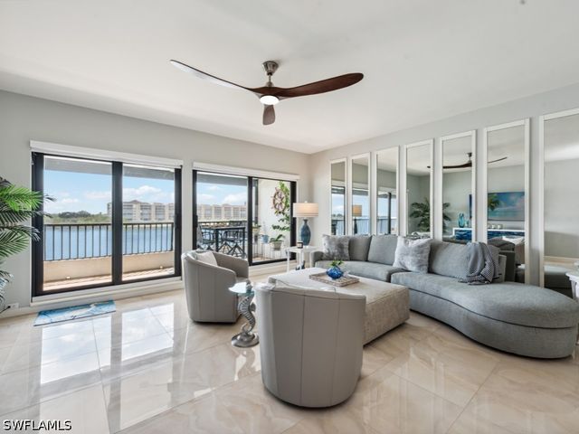 232 La Peninsula BLVD 232, Naples, FL 34113