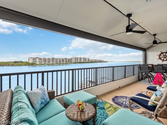 232 La Peninsula BLVD 232, Naples, FL 34113