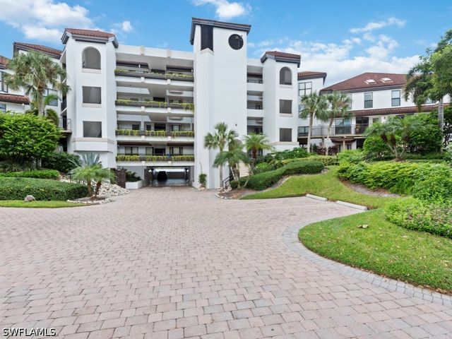 232 La Peninsula BLVD 232, Naples, FL 34113