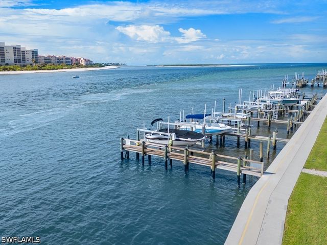 232 La Peninsula BLVD 232, Naples, FL 34113