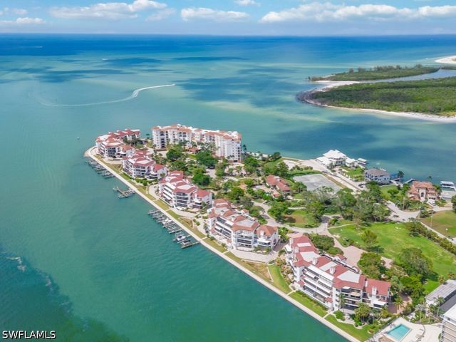 232 La Peninsula BLVD 232, Naples, FL 34113