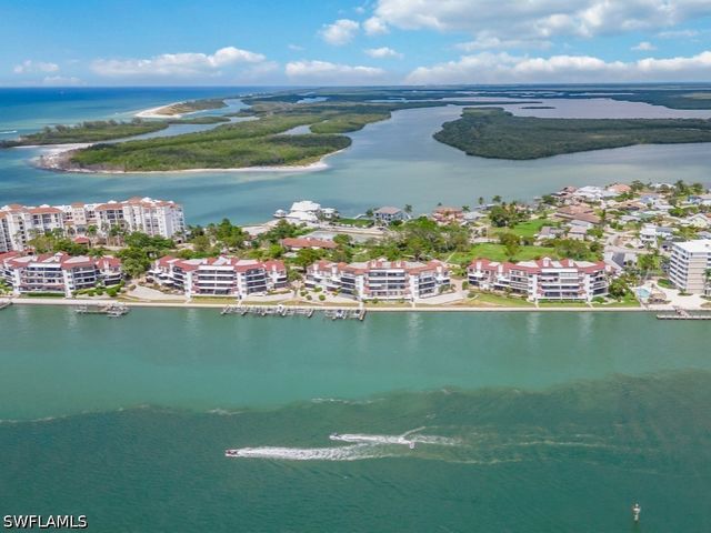 232 La Peninsula BLVD 232, Naples, FL 34113