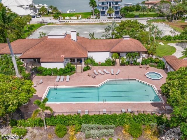 232 La Peninsula BLVD 232, Naples, FL 34113