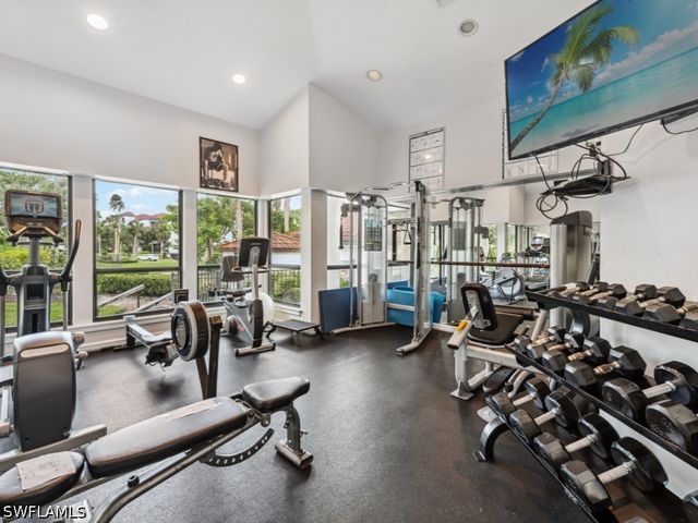 232 La Peninsula BLVD 232, Naples, FL 34113