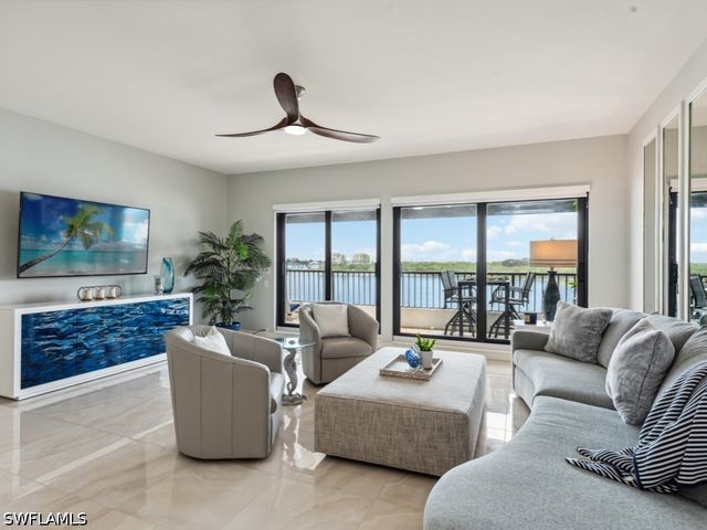 232 La Peninsula BLVD 232, Naples, FL 34113