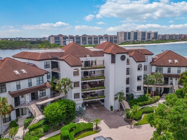232 La Peninsula BLVD 232, Naples, FL 34113
