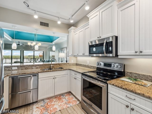 232 La Peninsula BLVD 232, Naples, FL 34113