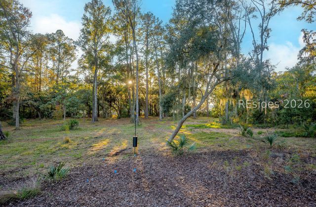 28 Walker House Dr, Okatie, SC 29909