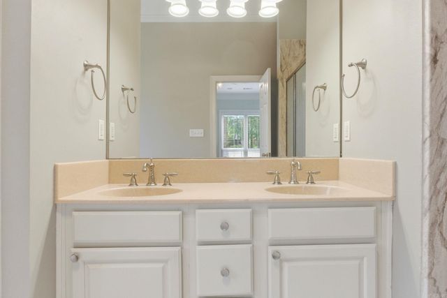 107 Nemours Court, Maumelle, AR 72113