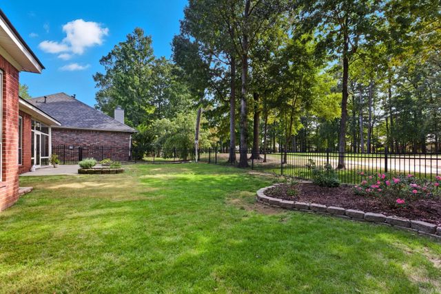 107 Nemours Court, Maumelle, AR 72113