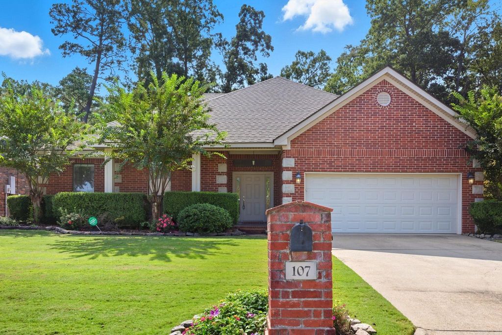 107 Nemours Court, Maumelle, AR 72113