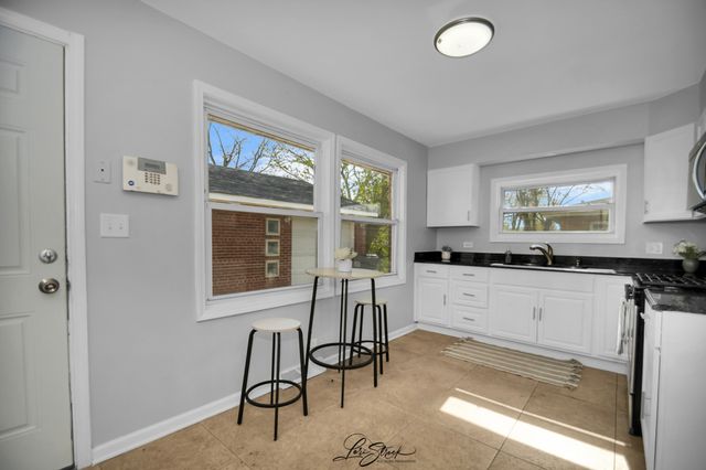 2917 Nottingham Avenue, Markham, IL 60428