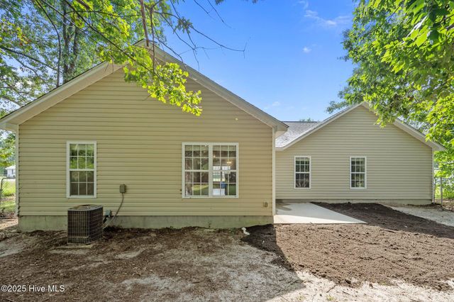 112 Fodder Drive, Hubert, NC 28539