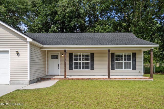 112 Fodder Drive, Hubert, NC 28539