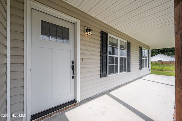 112 Fodder Drive, Hubert, NC 28539