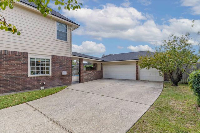 19819 Cherry Oaks Lane, Humble, TX 77346