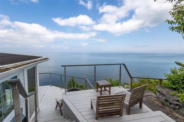 58 Hillcrest Drive, Baiting Hollow, NY 11933