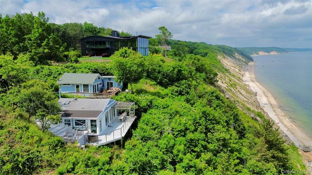 58 Hillcrest Drive, Baiting Hollow, NY 11933