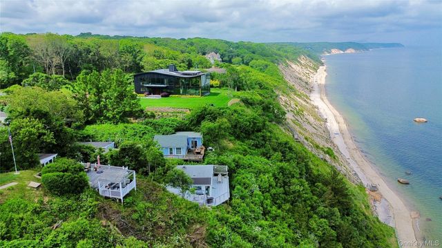 58 Hillcrest Drive, Baiting Hollow, NY 11933