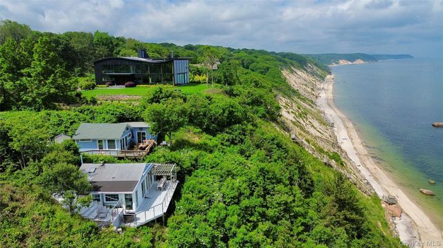 58 Hillcrest Drive, Baiting Hollow, NY 11933