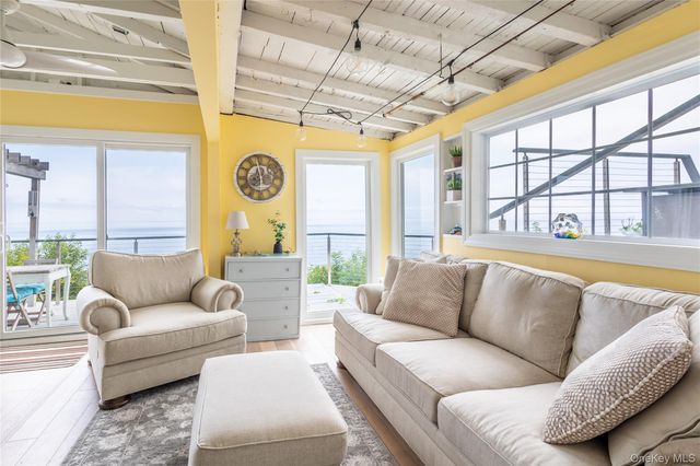 58 Hillcrest Drive, Baiting Hollow, NY 11933