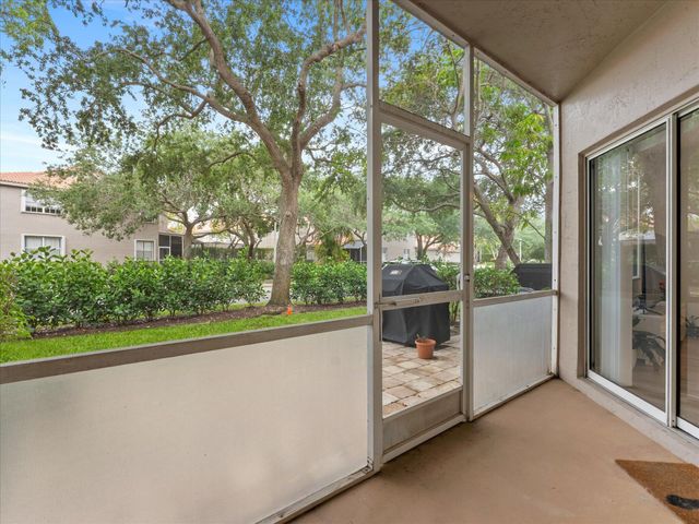 10240 Via Hibiscus 4, Boca Raton, FL 33428