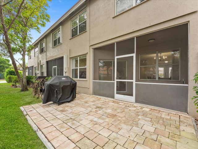 10240 Via Hibiscus 4, Boca Raton, FL 33428