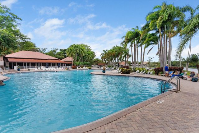 10240 Via Hibiscus 4, Boca Raton, FL 33428