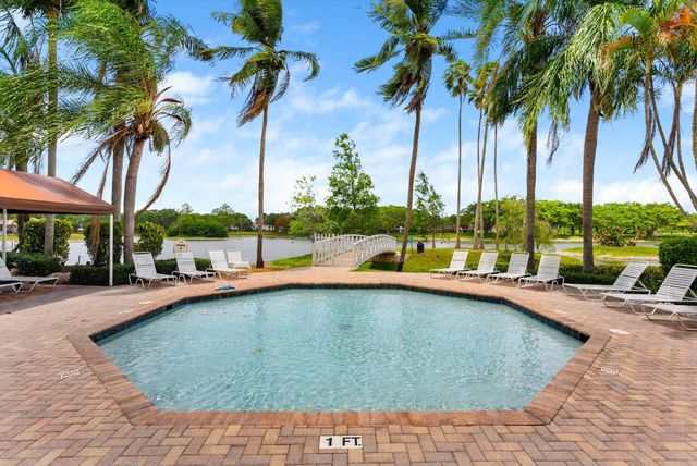 10240 Via Hibiscus 4, Boca Raton, FL 33428