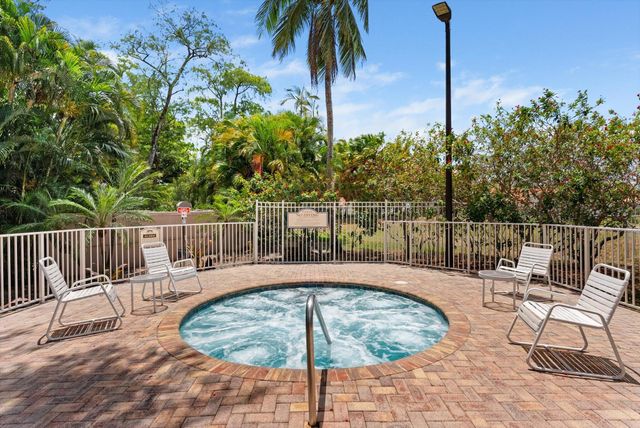 10240 Via Hibiscus 4, Boca Raton, FL 33428
