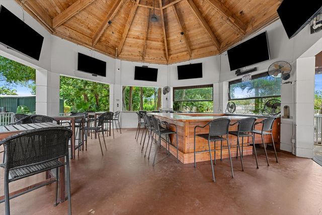 10240 Via Hibiscus 4, Boca Raton, FL 33428