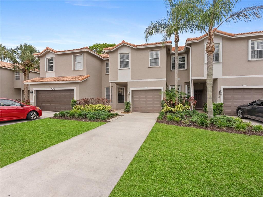 10240 Via Hibiscus 4, Boca Raton, FL 33428