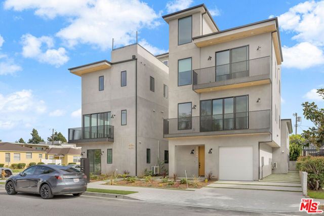 12706 Pacific Avenue, Los Angeles, CA 90066