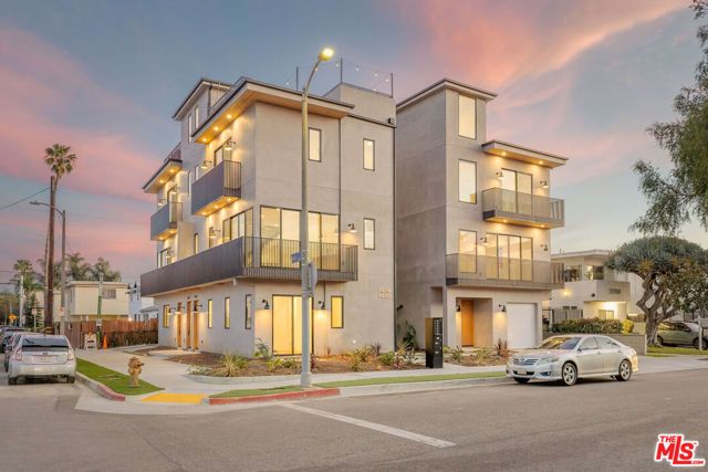 12706 Pacific Avenue, Los Angeles, CA 90066