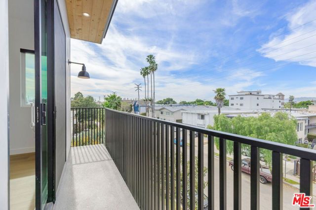 12706 Pacific Avenue, Los Angeles, CA 90066