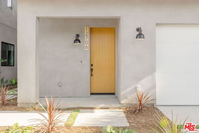 12706 Pacific Avenue, Los Angeles, CA 90066