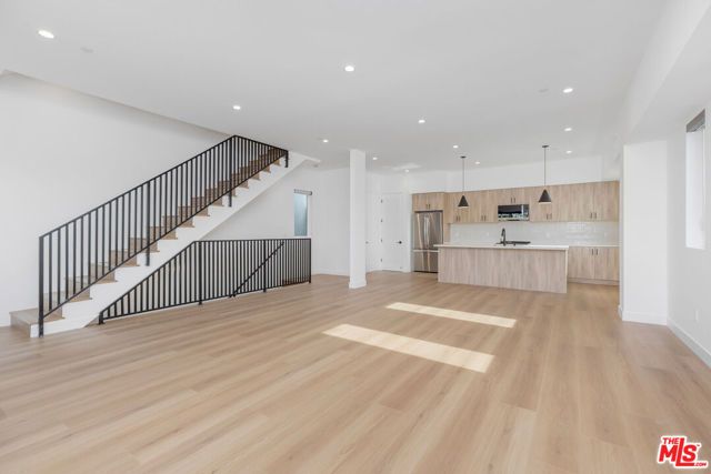 12706 Pacific Avenue, Los Angeles, CA 90066