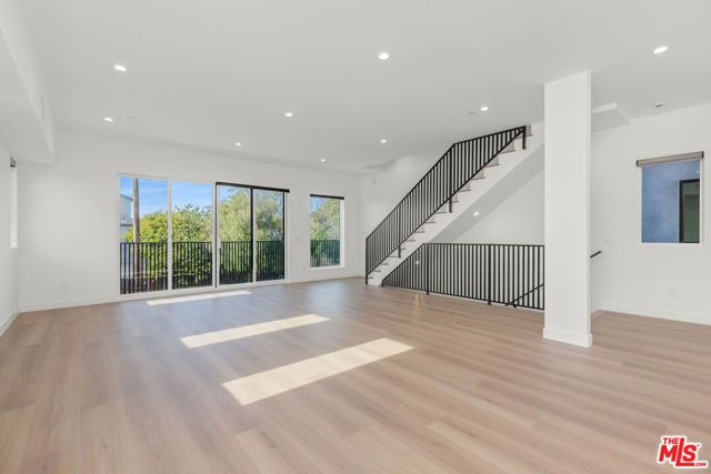 12706 Pacific Avenue, Los Angeles, CA 90066