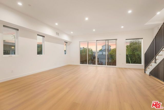 12706 Pacific Avenue, Los Angeles, CA 90066