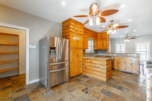 2322 Mowbray Pike, Soddy Daisy, TN 37379